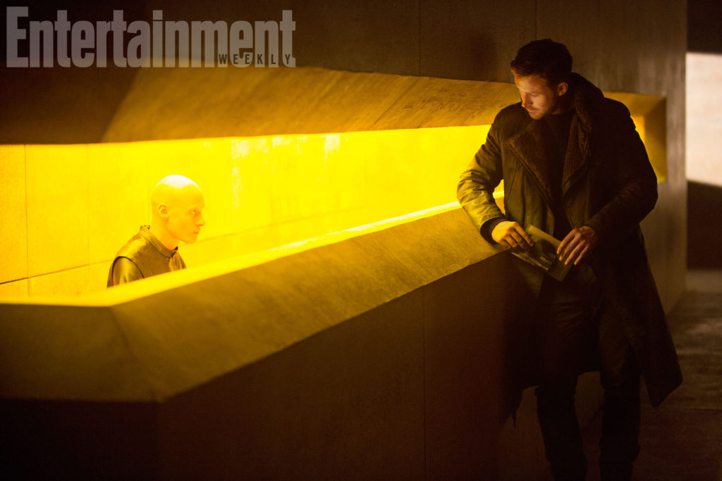 Blade Runner 2049 (2017) RYAN GOSLING as K *No ID for person to the left, studio said they they're just an extra with non-speaking part
